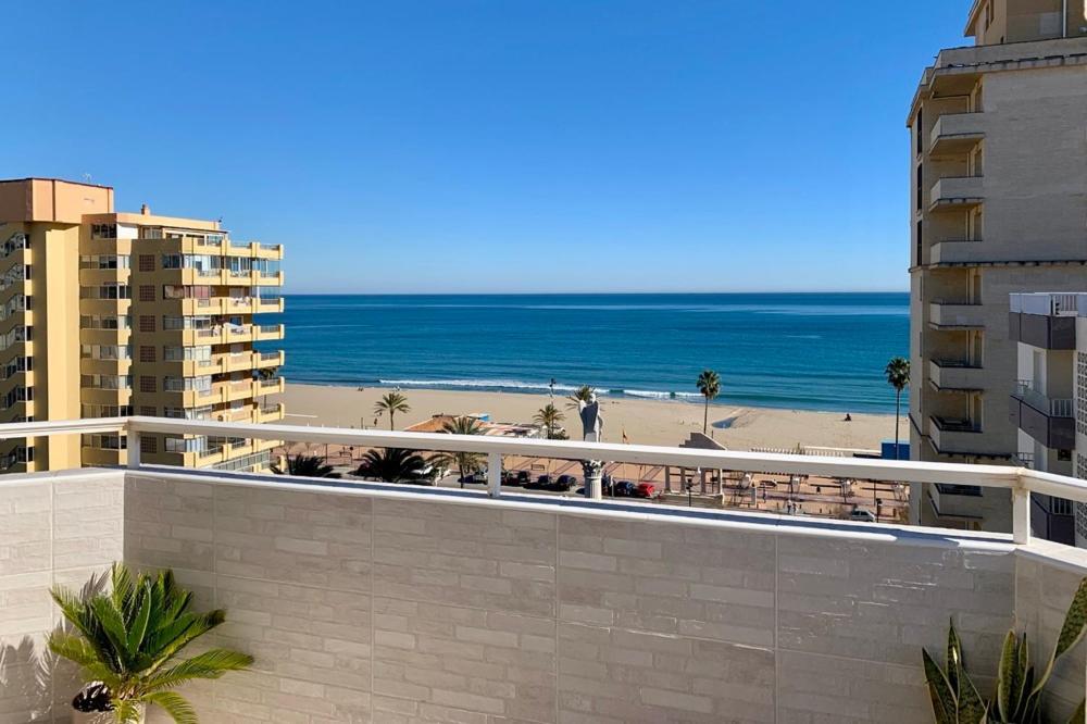 Luxury Penthouse, Sea Views, 50M From The Beach! Apartamento Fuengirola Exterior foto